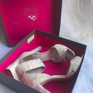 Vince Camuto | snake print Neutral heel